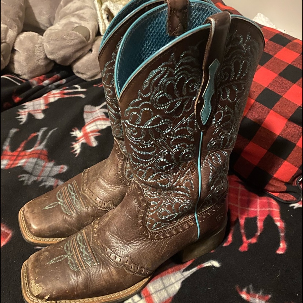 Women’s ariat boots